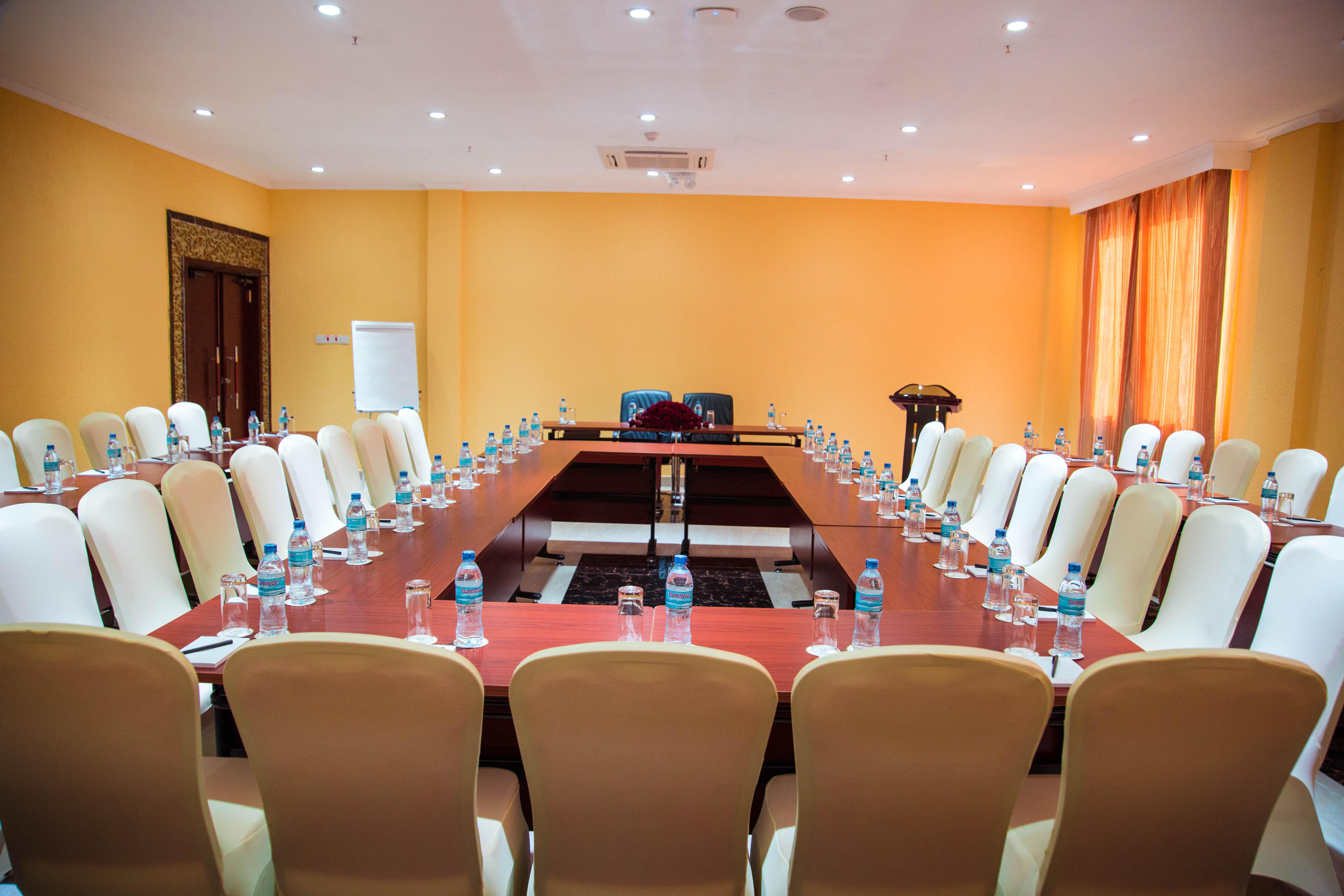 Tiffany Diamond Hotels Ltd - Makunganya Dar es Salaam Luaran gambar