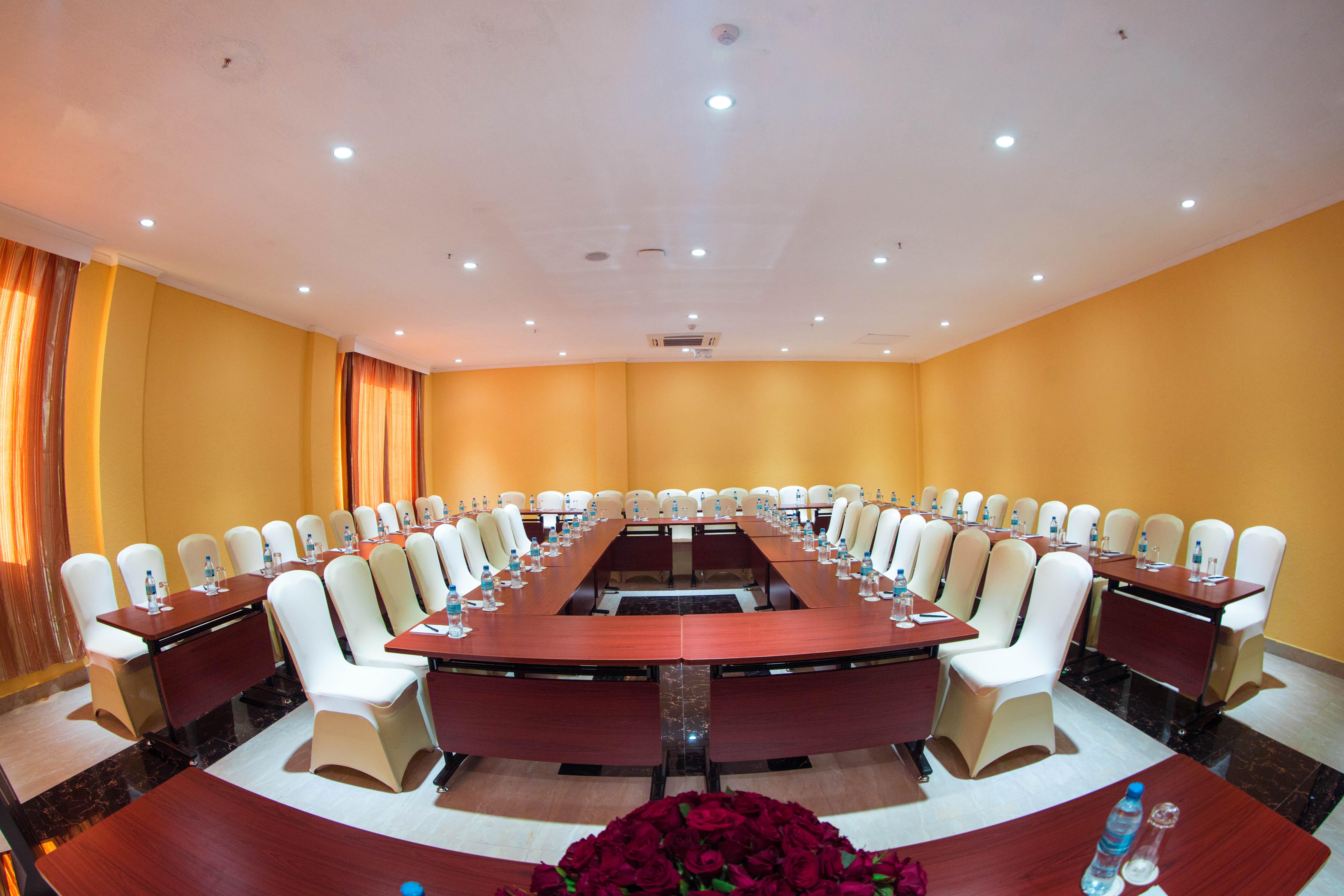 Tiffany Diamond Hotels Ltd - Makunganya Dar es Salaam Luaran gambar
