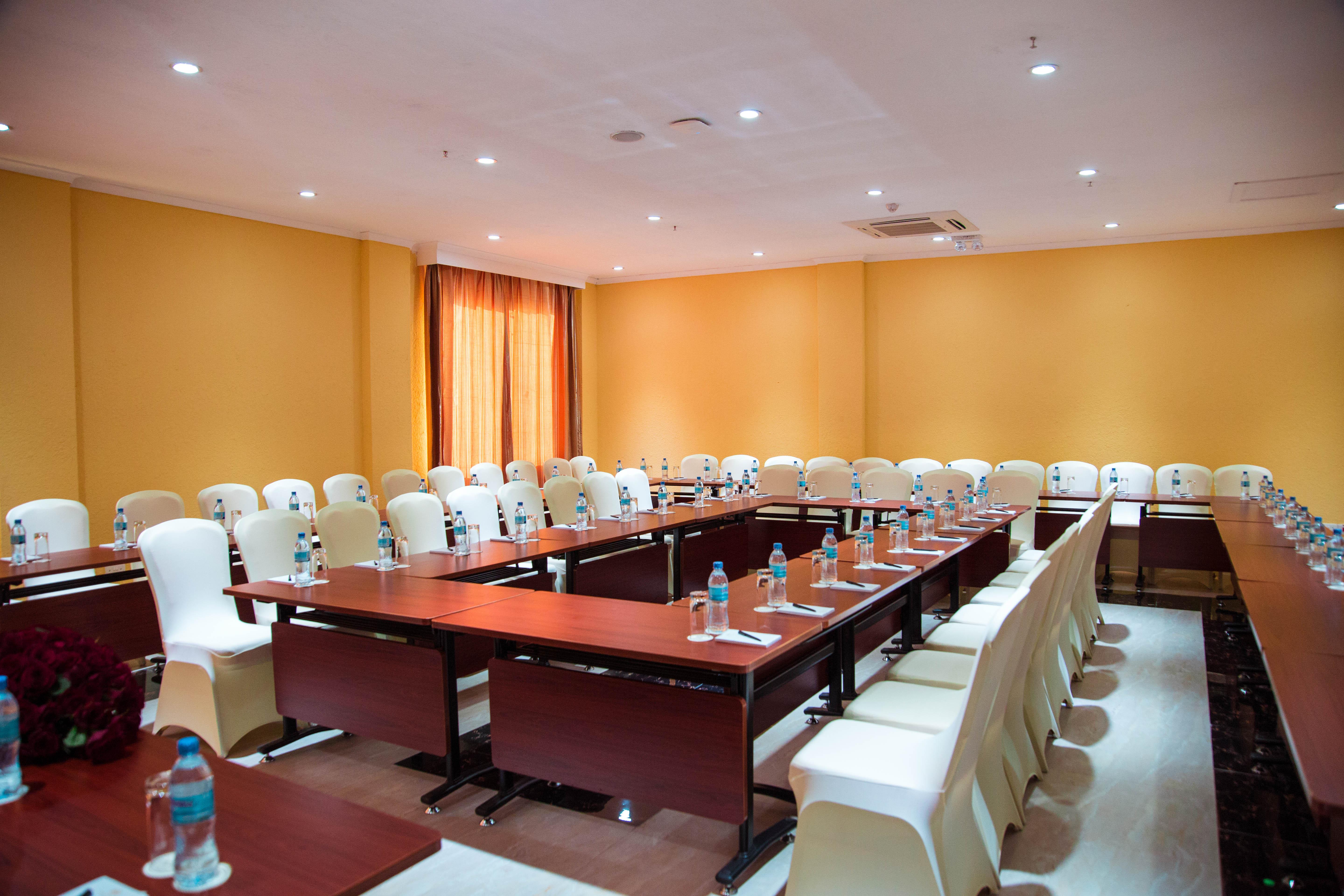 Tiffany Diamond Hotels Ltd - Makunganya Dar es Salaam Luaran gambar