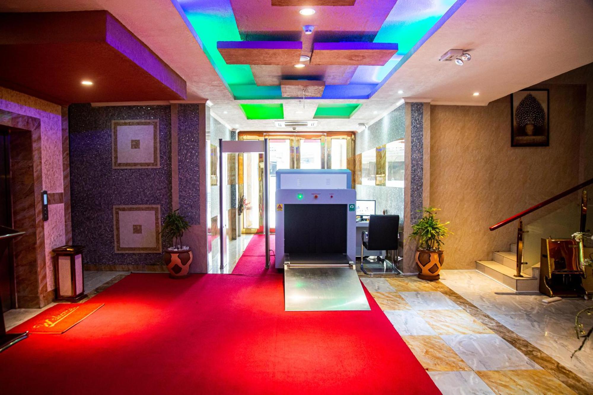 Tiffany Diamond Hotels Ltd - Makunganya Dar es Salaam Luaran gambar
