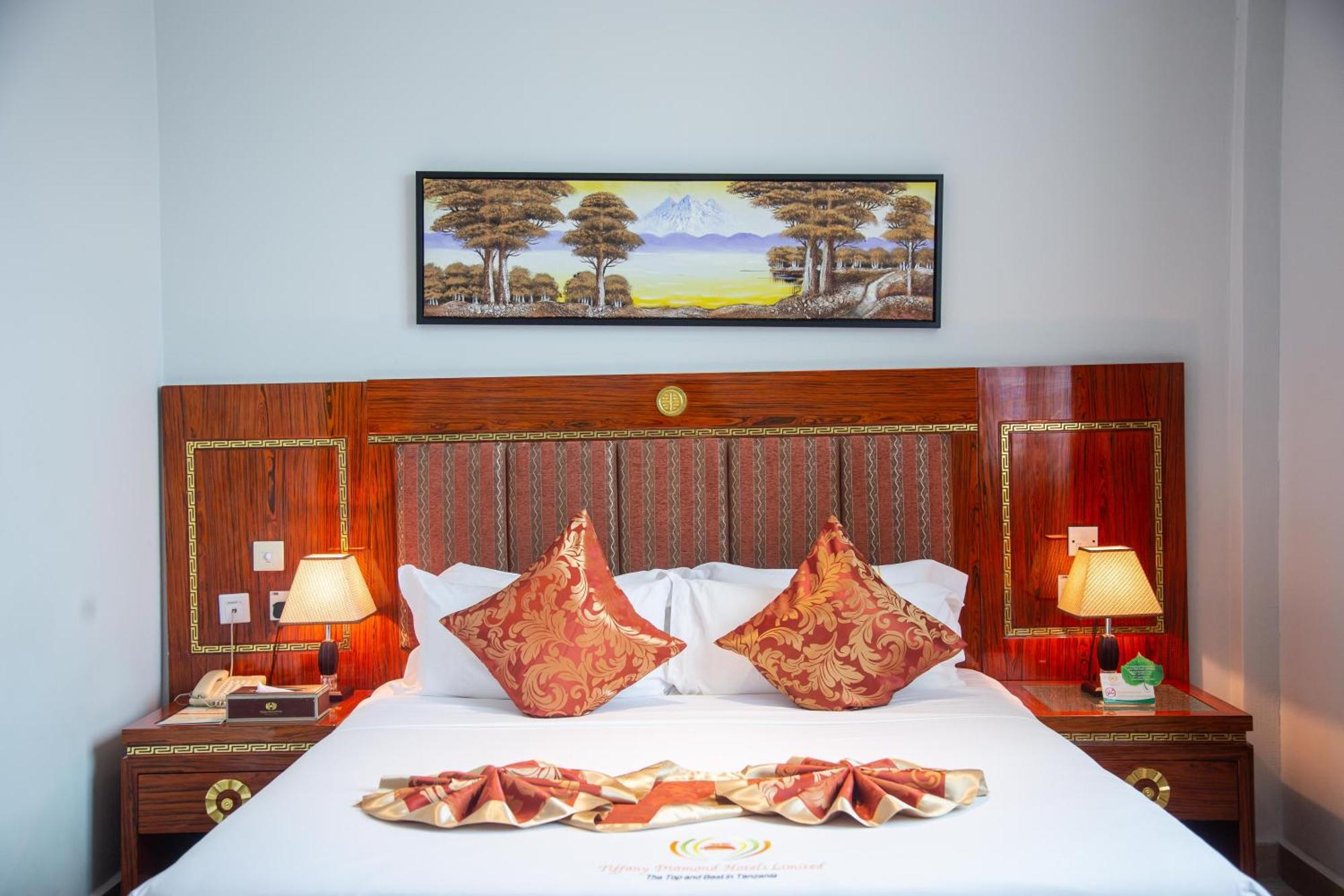 Tiffany Diamond Hotels Ltd - Makunganya Dar es Salaam Luaran gambar