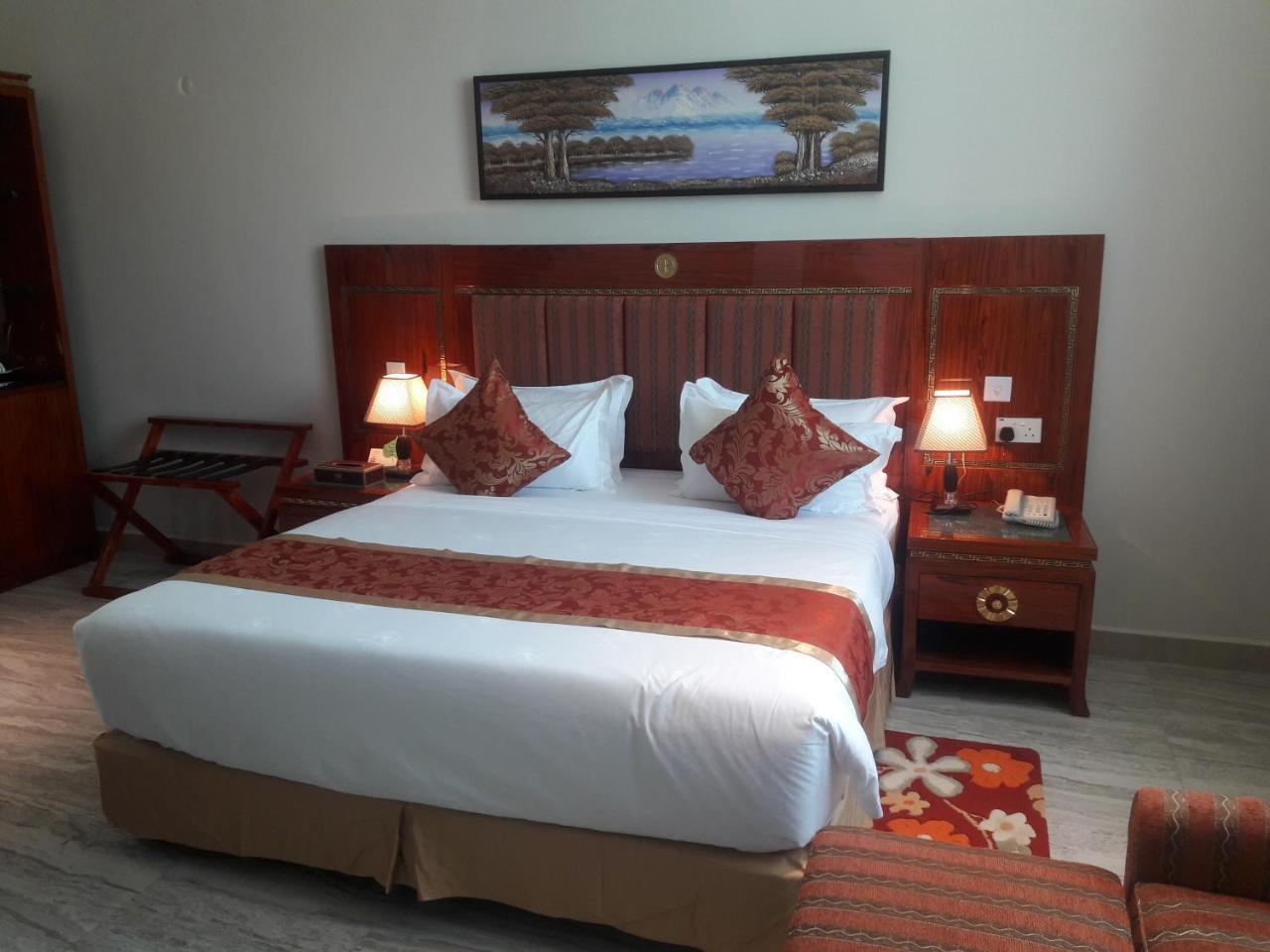 Tiffany Diamond Hotels Ltd - Makunganya Dar es Salaam Luaran gambar
